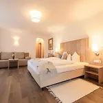 Alphof Stubaital Otel