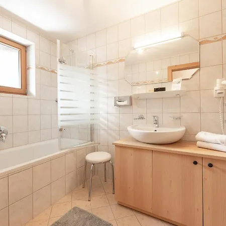 Hotel Alphof Stubaital Hotel 4*