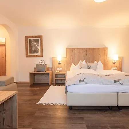 Alphof Stubaital Hotel 4*